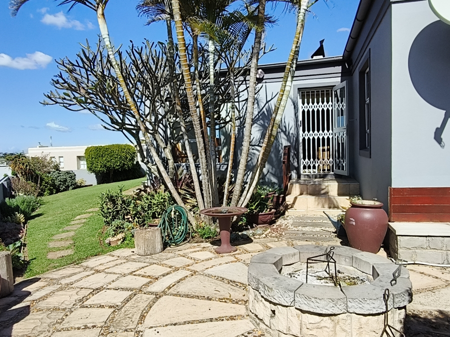 3 Bedroom Property for Sale in Wavecrest Eastern Cape